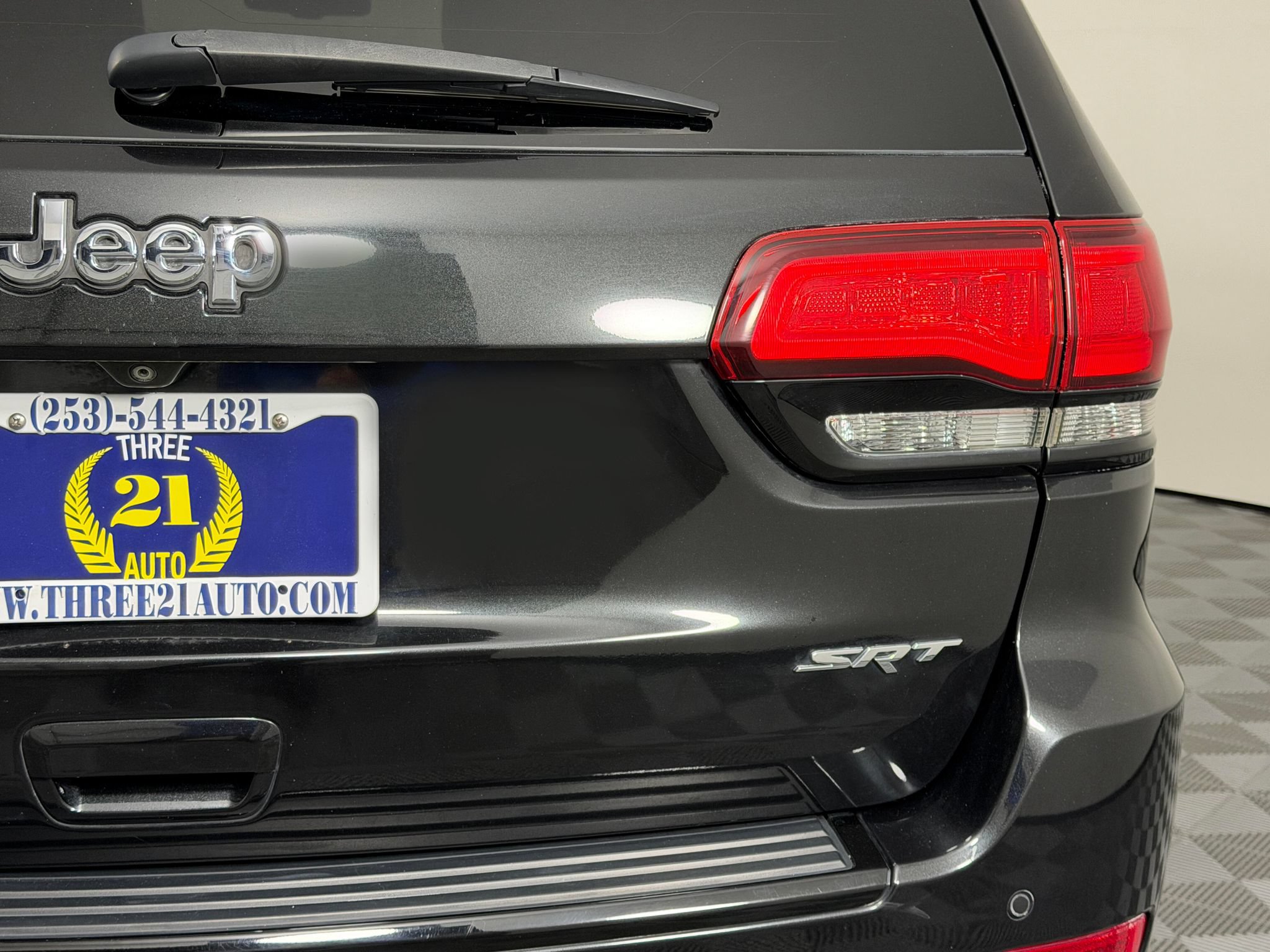 Used 2014 Jeep Grand Cherokee SRT8 w/ Luxury Group II AWD/4WD image 11
