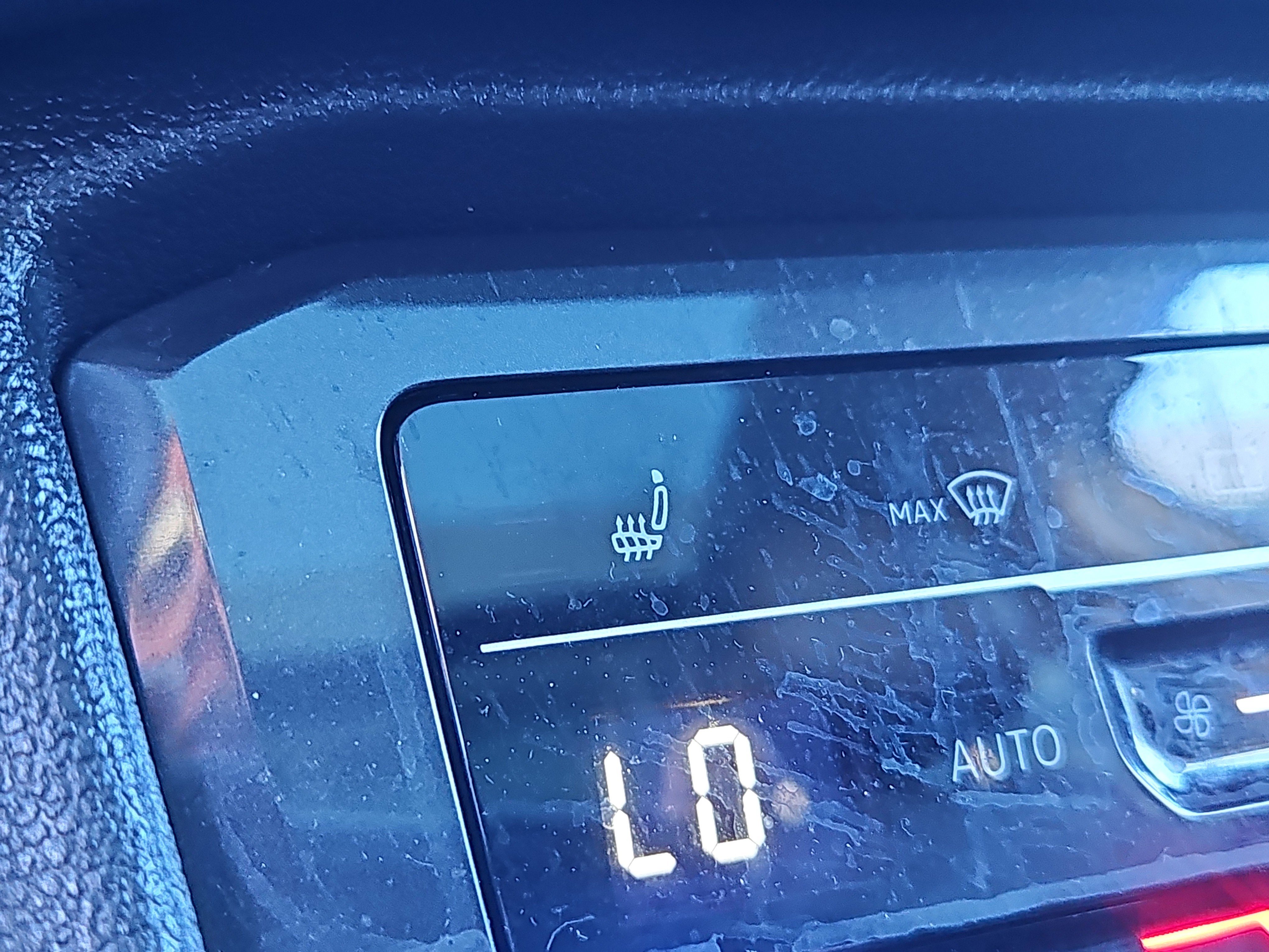 Certified 2022 Volkswagen Tiguan SE w/ Panoramic Sunroof Package image 13