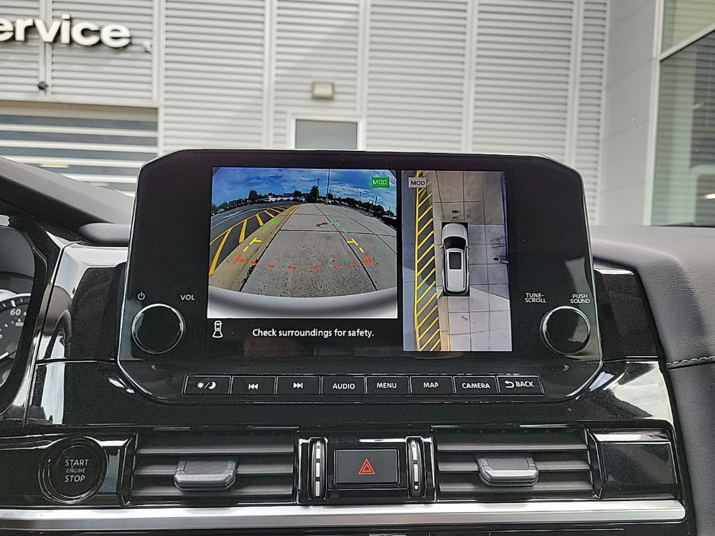 Used 2025 Nissan Pathfinder SL AWD/4WD image 25