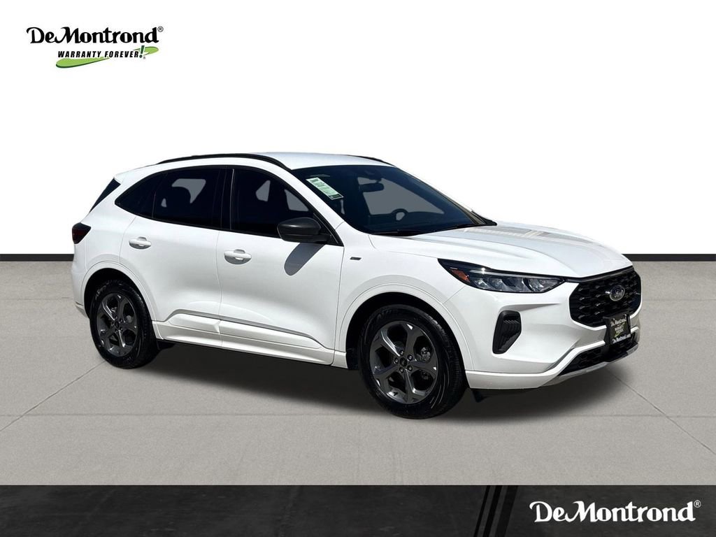 Used 2023 Ford Escape ST-Line w/ Tech Pack #1 FWD image 3