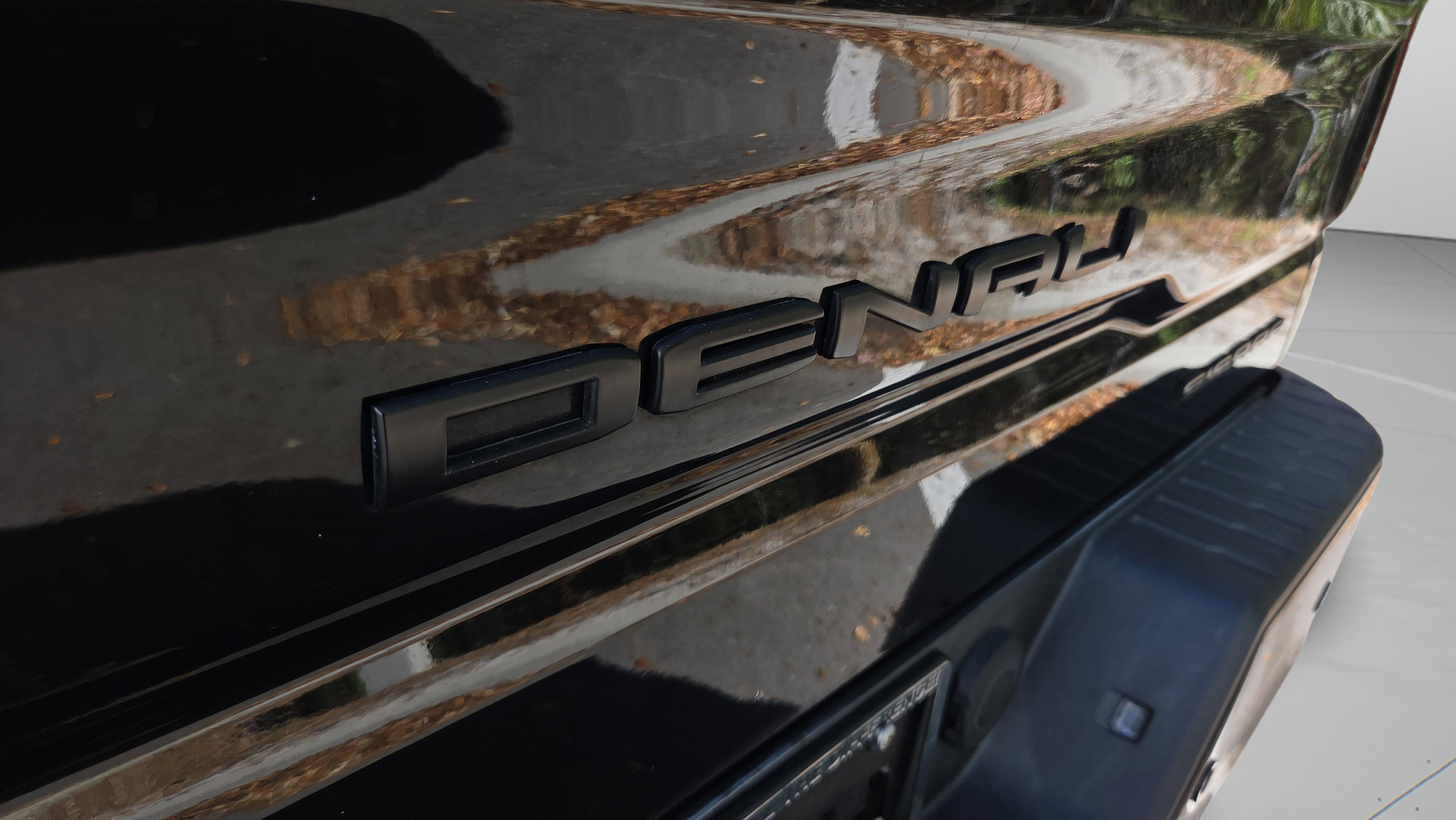 Used 2019 GMC Sierra 1500 Denali w/ Denali Carbonpro Edition image 16