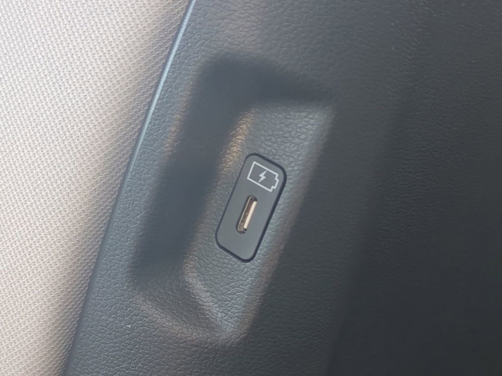 New 2026 Hyundai Santa Fe SE image 18