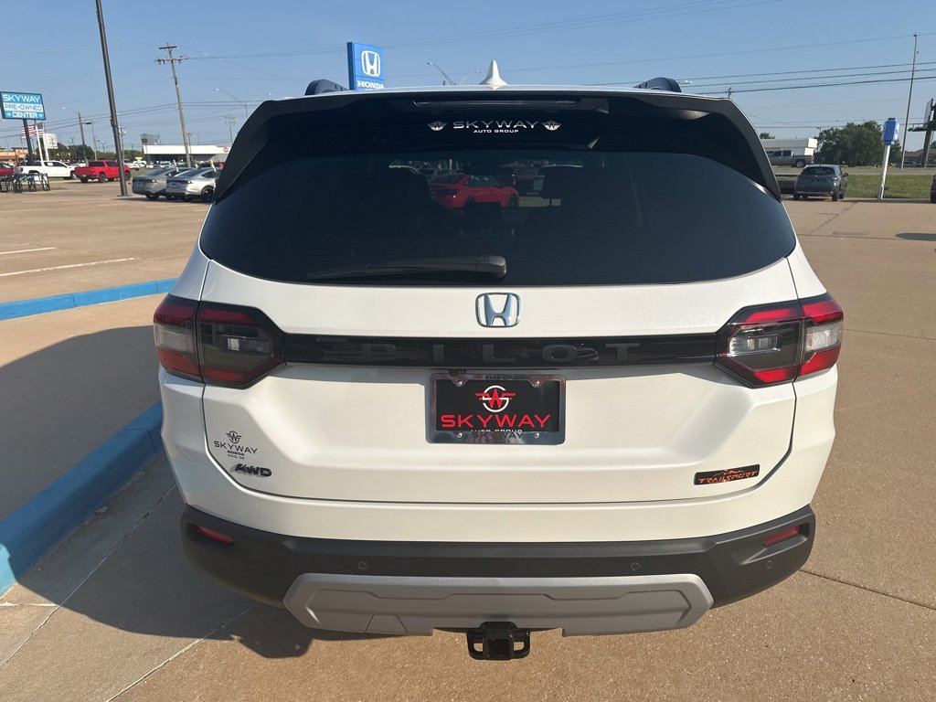 New 2025 Honda Pilot TrailSport image 16