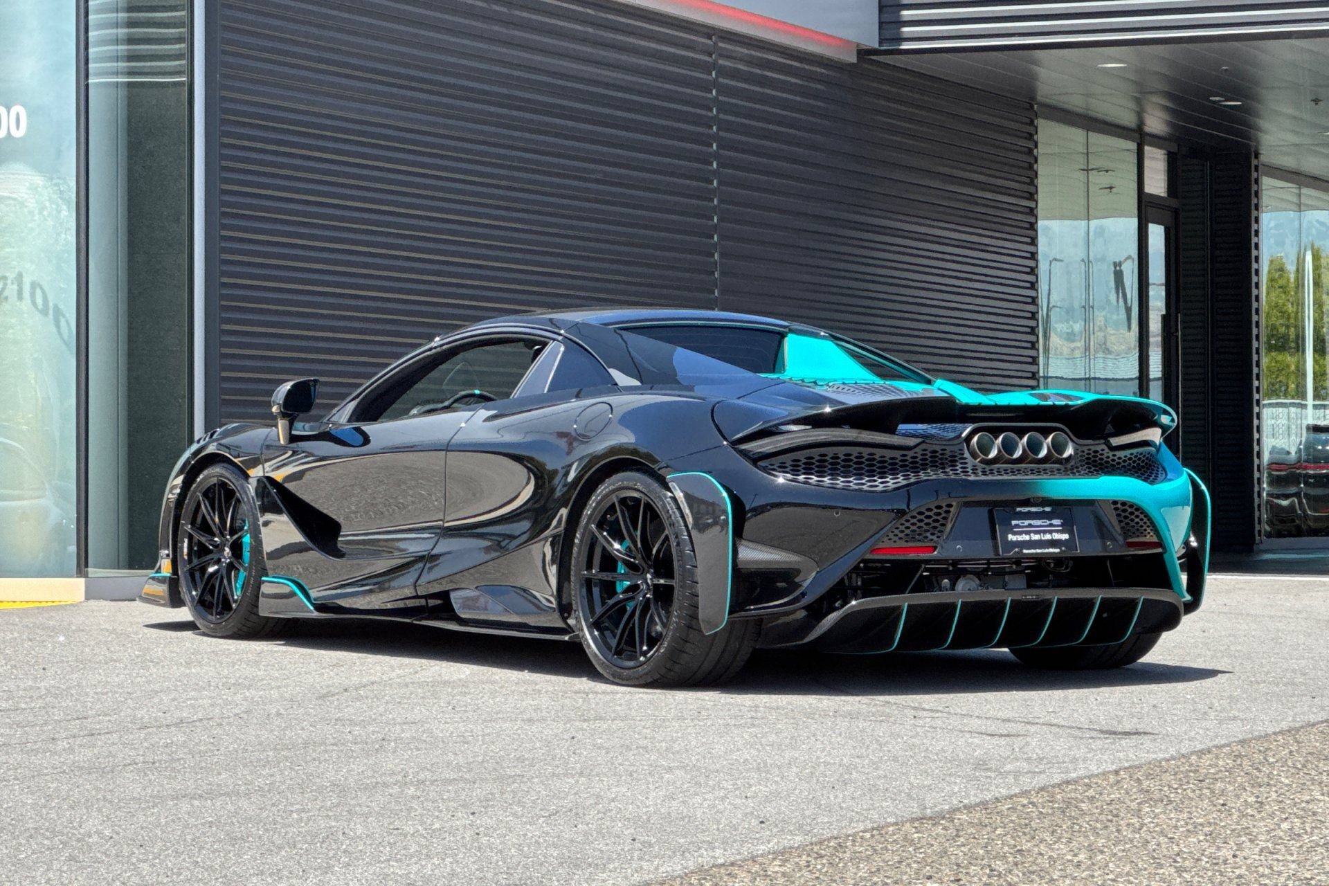 Used 2022 McLaren 765LT RWD image 3