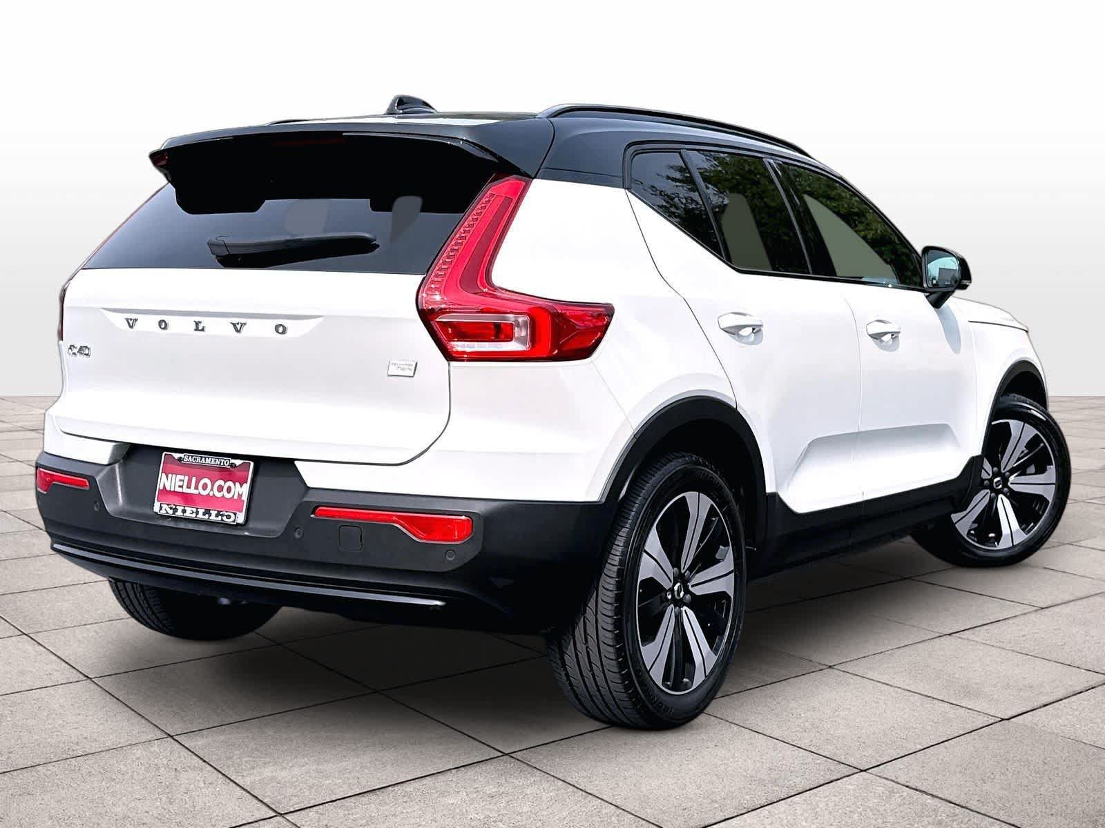 Used 2023 Volvo XC40 Recharge Core w/ Protection Package Premier AWD/4WD image 16