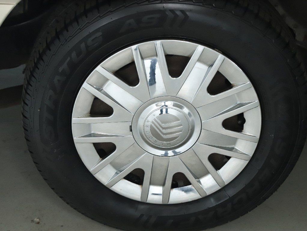 Used 2005 Mercury Grand Marquis GS image 37