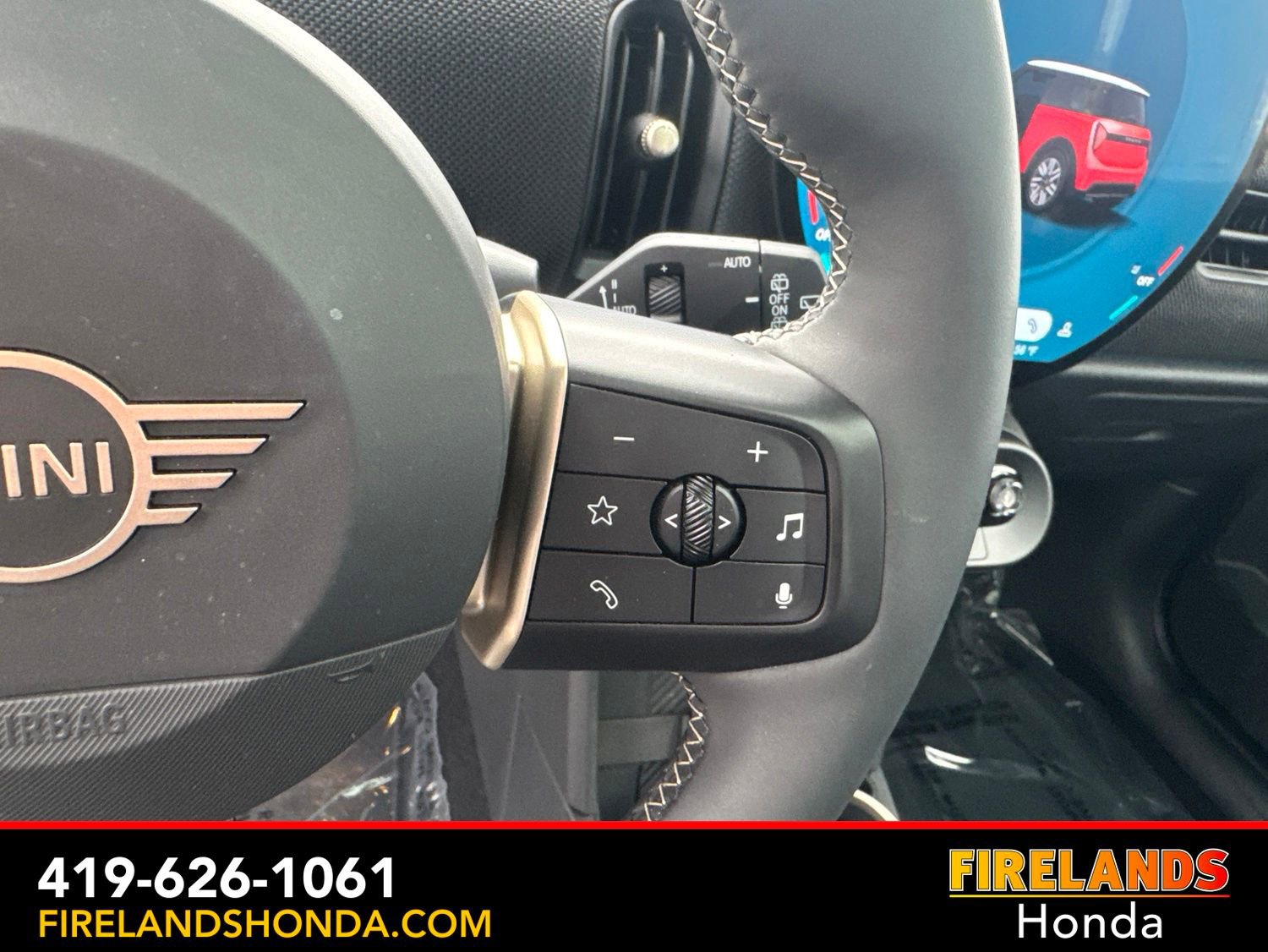 Used 2025 MINI Cooper 2-Door Hardtop FWD image 15