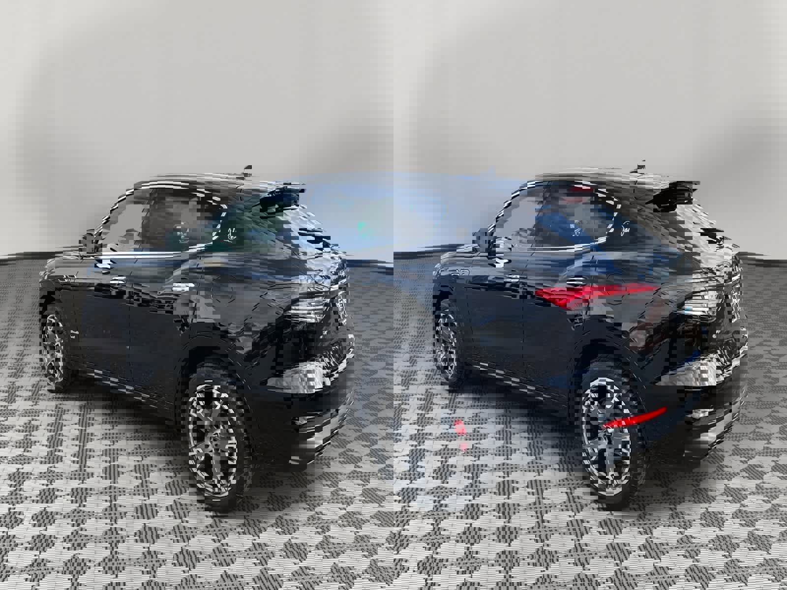 Used 2021 Maserati Levante GranSport image 7