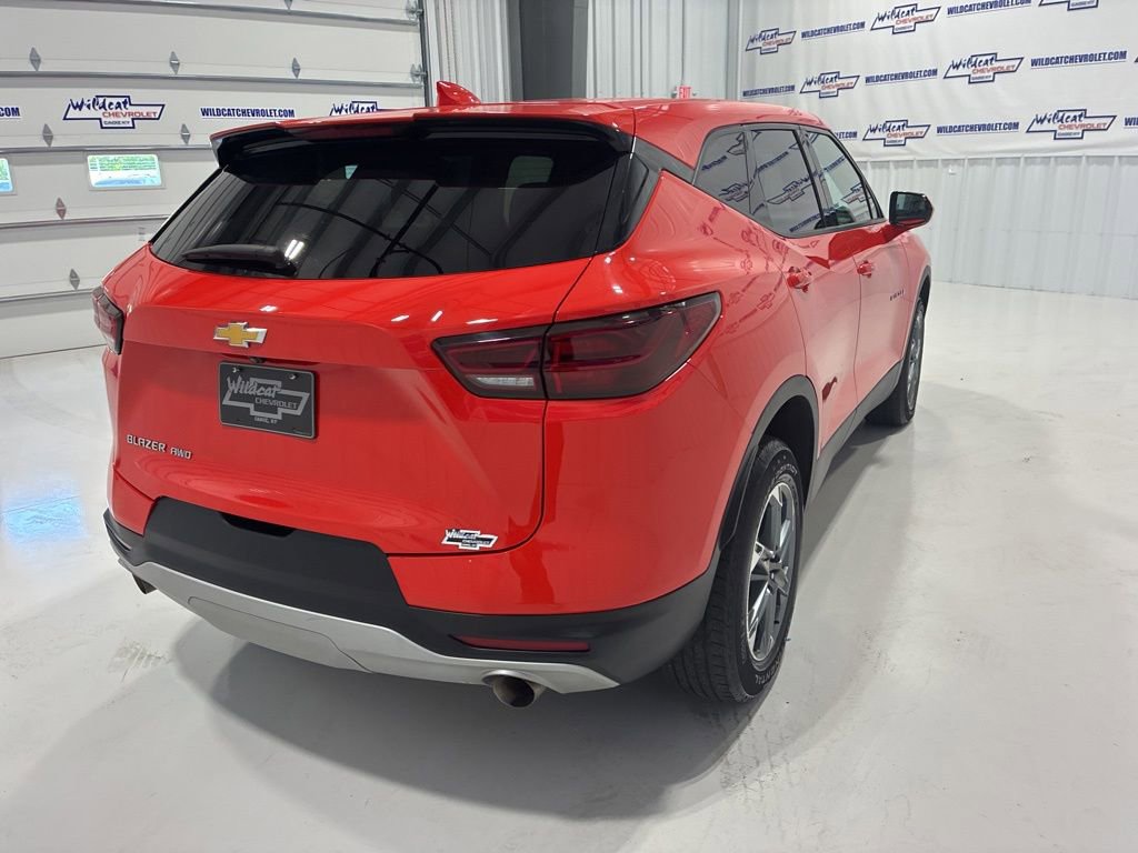 Used 2025 Chevrolet Blazer LT AWD/4WD image 7
