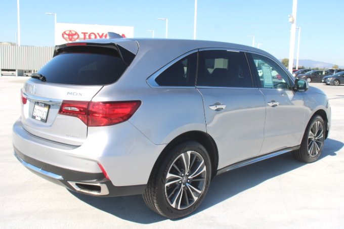 Used 2020 Acura MDX SH-AWD w/ Technology Package image 2