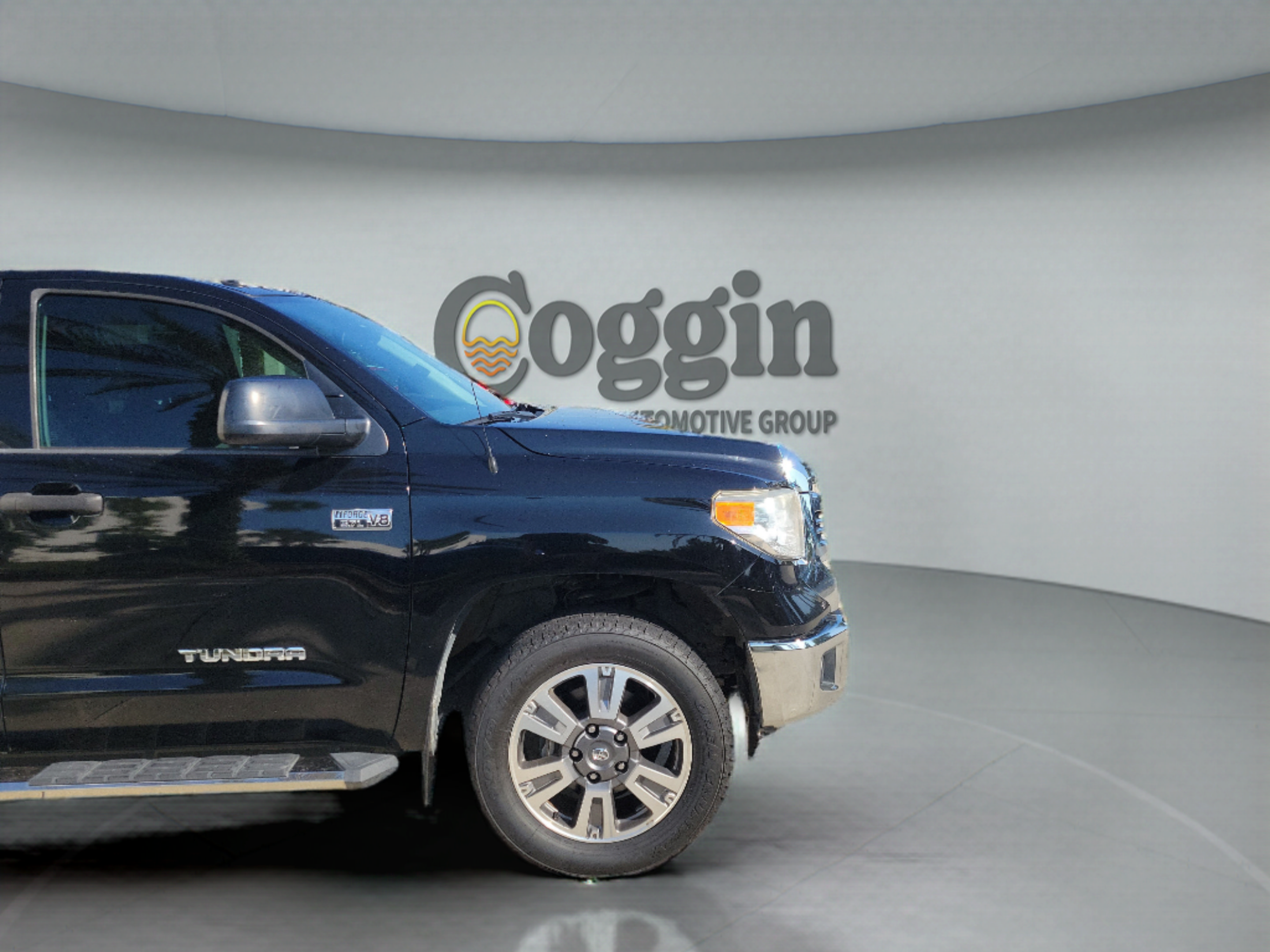 Used 2017 Toyota Tundra SR5 w/ SR5 Upgrade Package AWD/4WD image 31