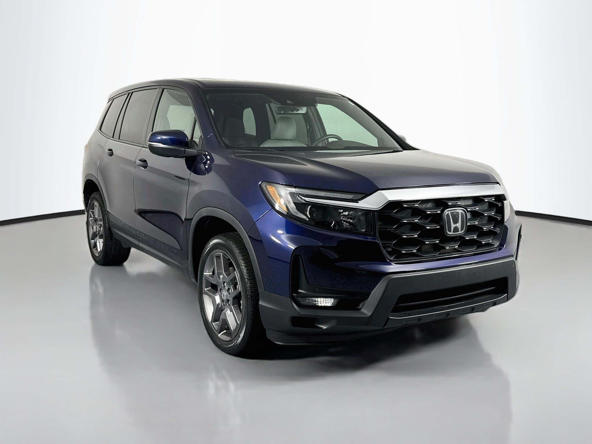 Certified 2023 Honda Passport EX-L image 3