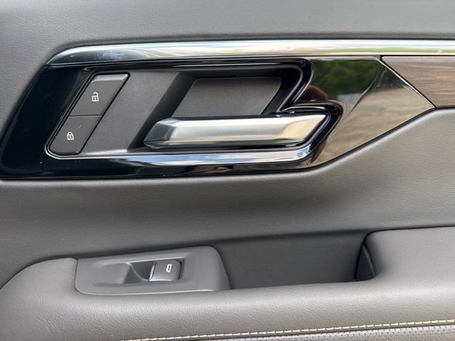 New 2025 Chevrolet Suburban Premier image 15