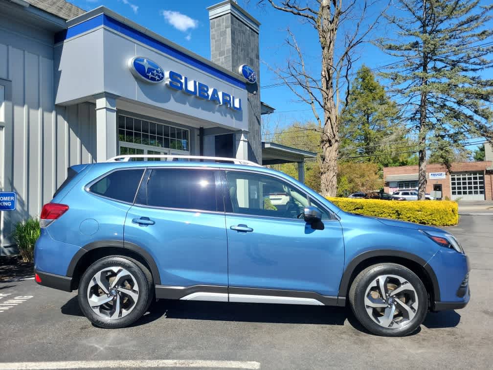 Used 2022 Subaru Forester Touring AWD/4WD image 2