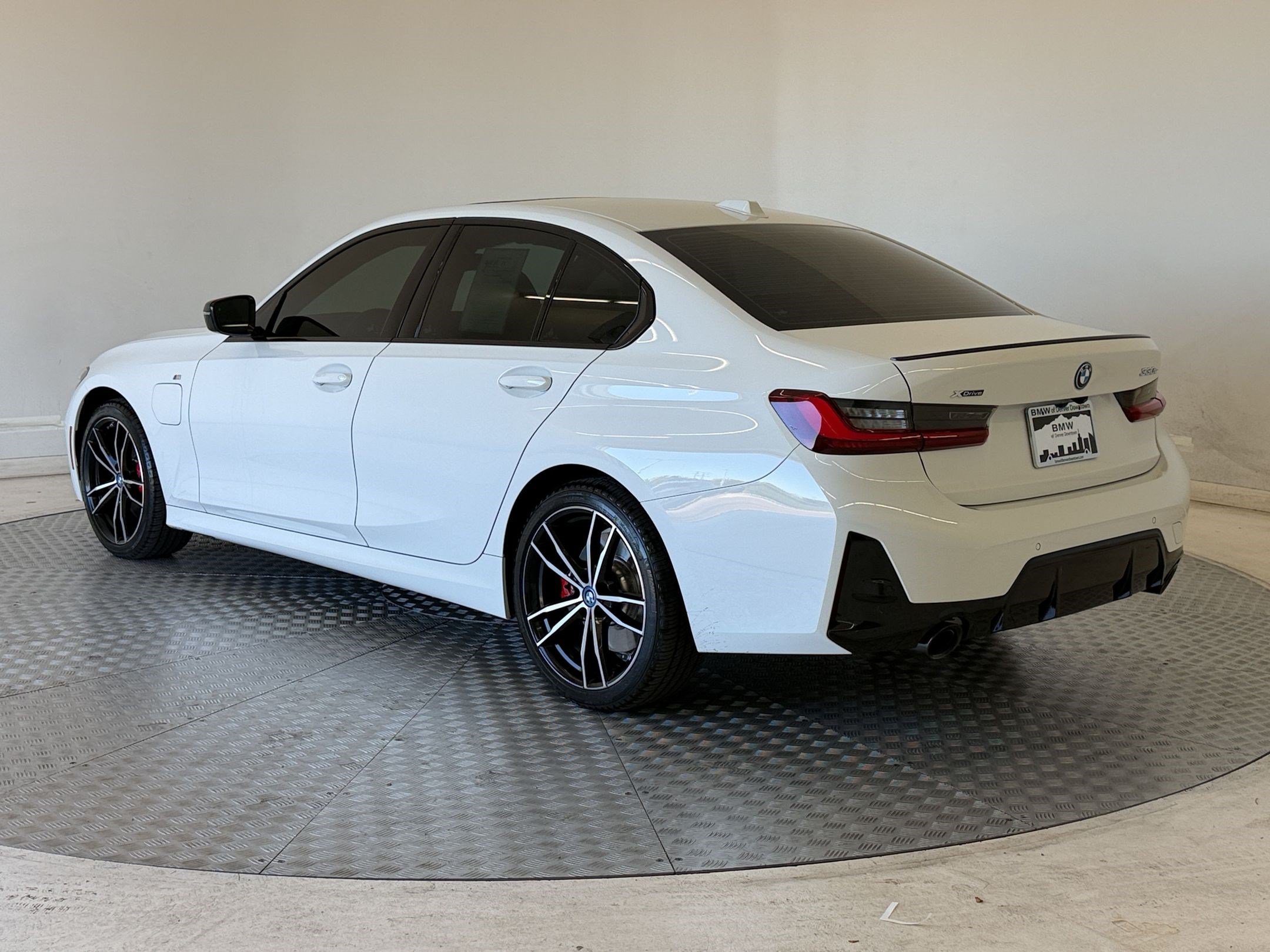 Certified 2024 BMW 330e xDrive w/ Premium Package AWD/4WD image 3