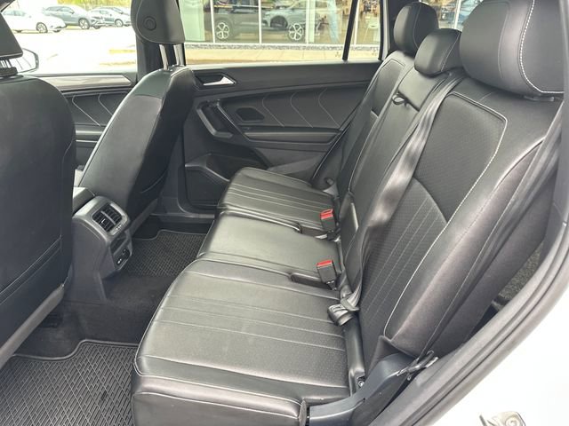 Certified 2023 Volkswagen Tiguan SE R-Line AWD/4WD image 31