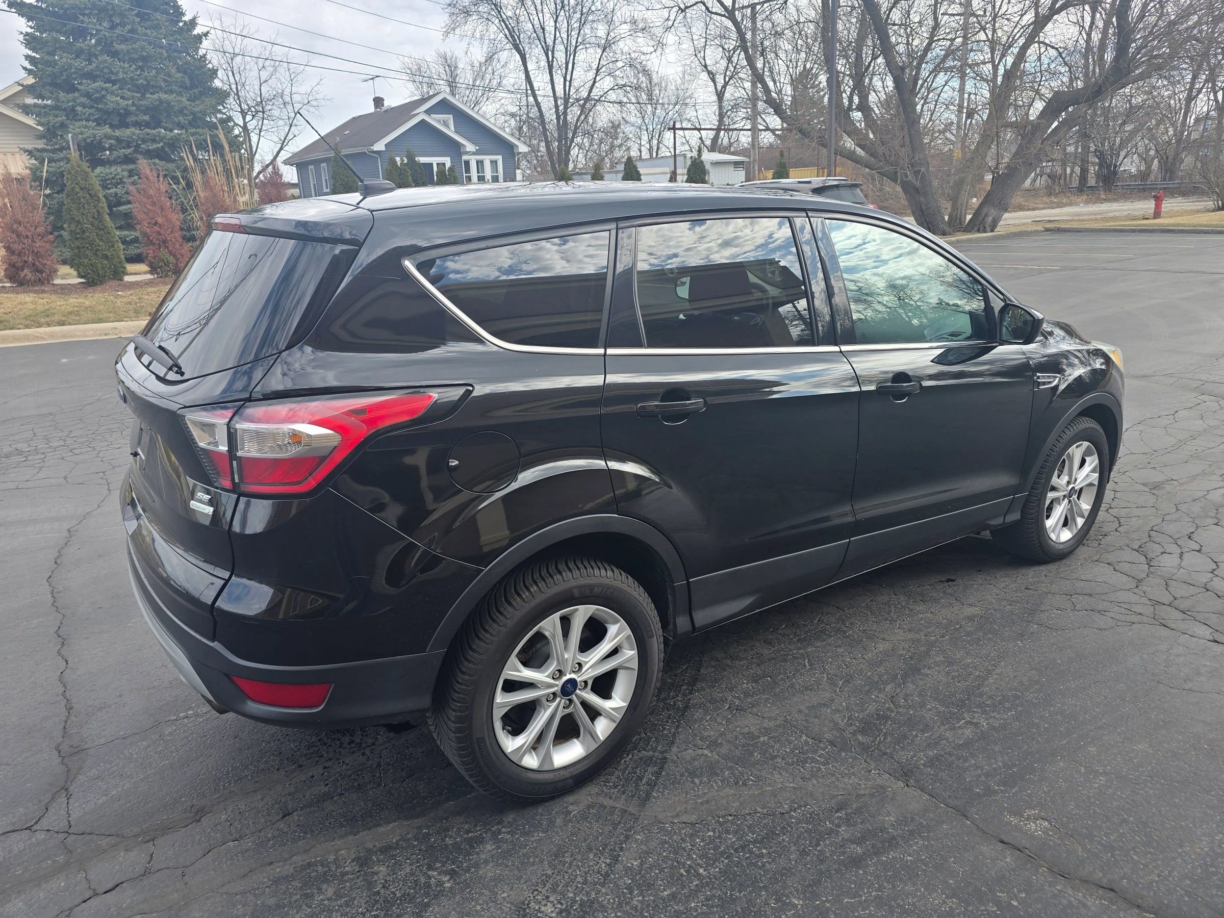 Used 2017 Ford Escape SE image 16