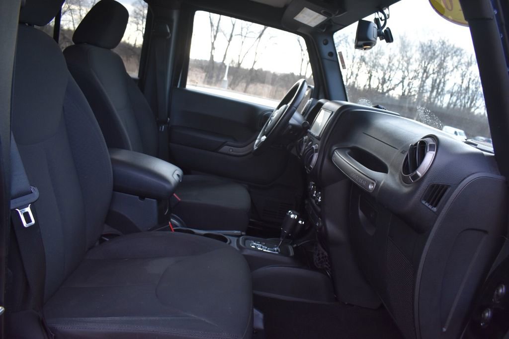 Used 2016 Jeep Wrangler Unlimited Sport w/ Quick Order Package 24S AWD/4WD image 16