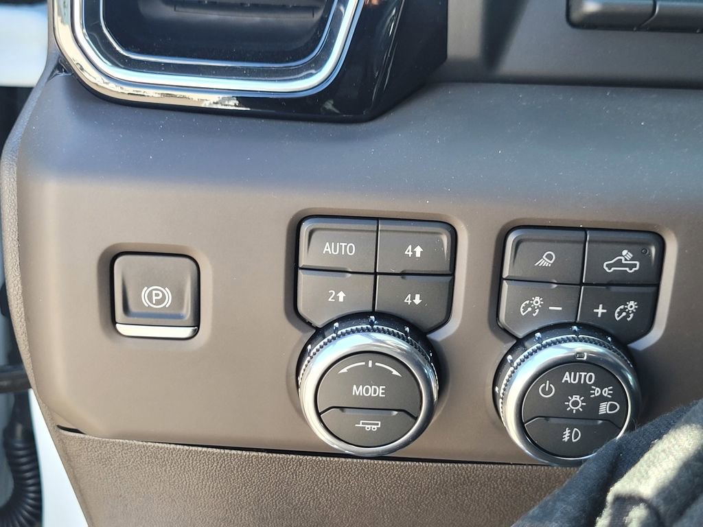 New 2026 GMC Sierra 2500 Denali w/ Denali Reserve Package image 25