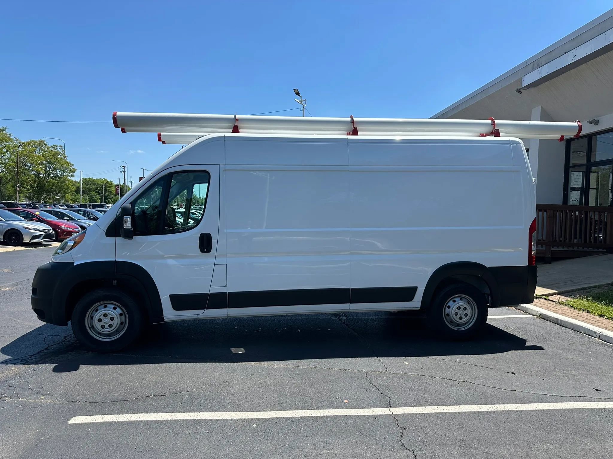 Used 2022 RAM ProMaster 2500 w/ Safety Group FWD image 5