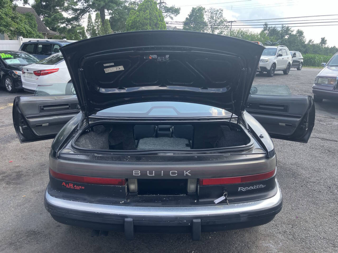Used 1989 Buick Reatta Coupe FWD image 30