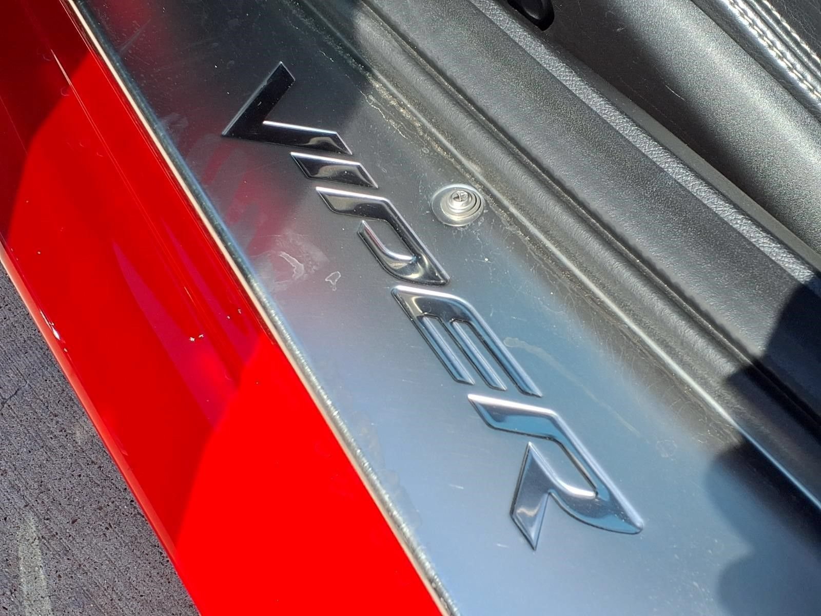 Used 2013 SRT Viper GTS w/ GTS Laguna Interior Pkg RWD image 16