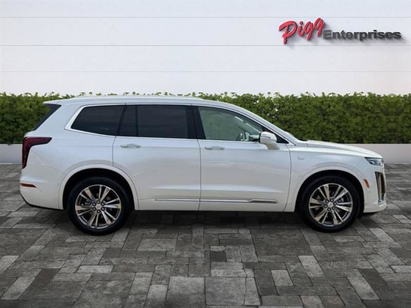 Used 2022 Cadillac XT6 Premium Luxury w/ Technology Package FWD image 10