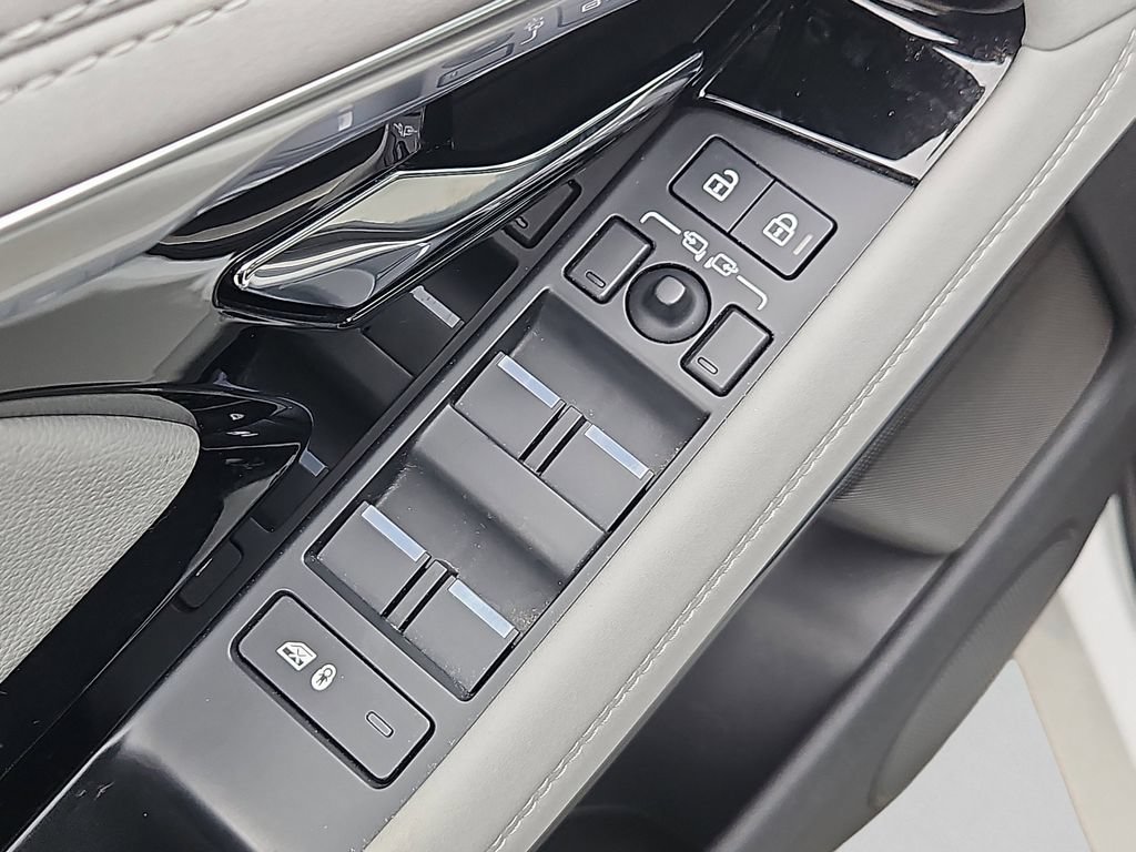 Used 2023 Land Rover Range Rover Evoque R-Dynamic SE AWD/4WD image 28