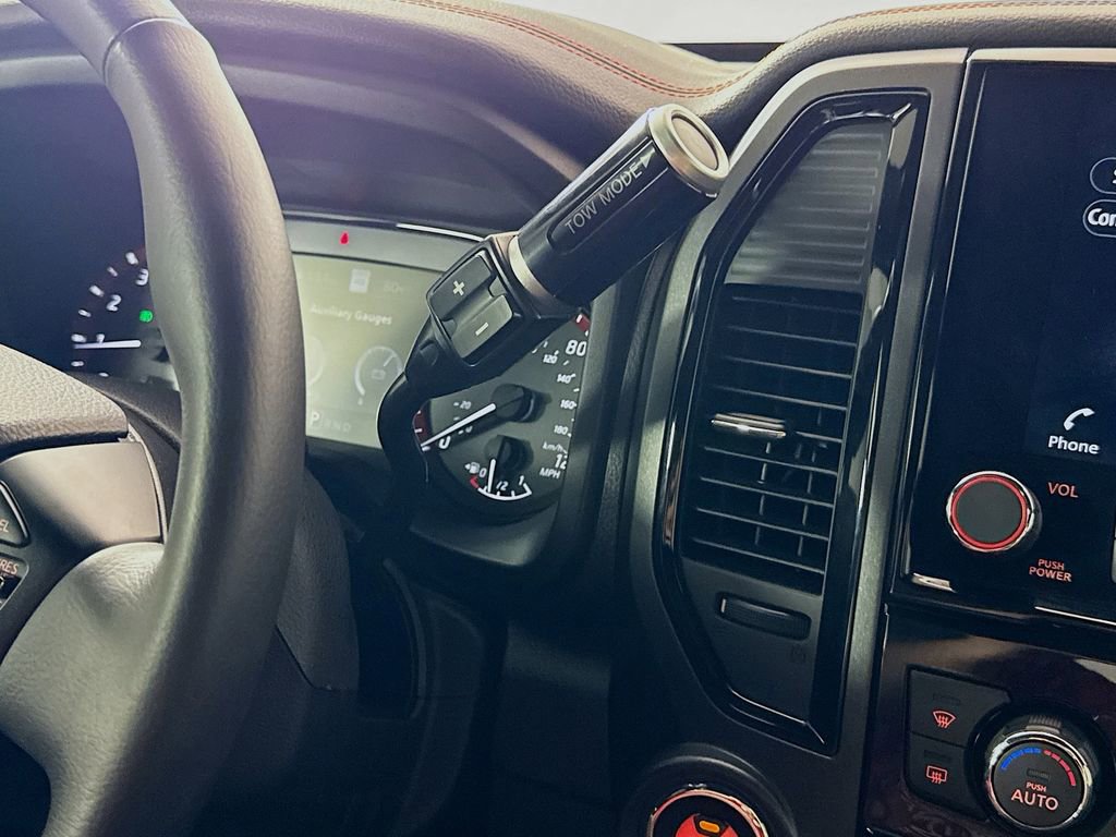Used 2024 Nissan Titan PRO-4X w/ Pro-4x Convenience Package image 17
