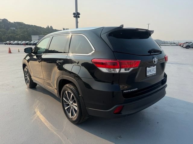 Used 2018 Toyota Highlander XLE AWD/4WD image 5