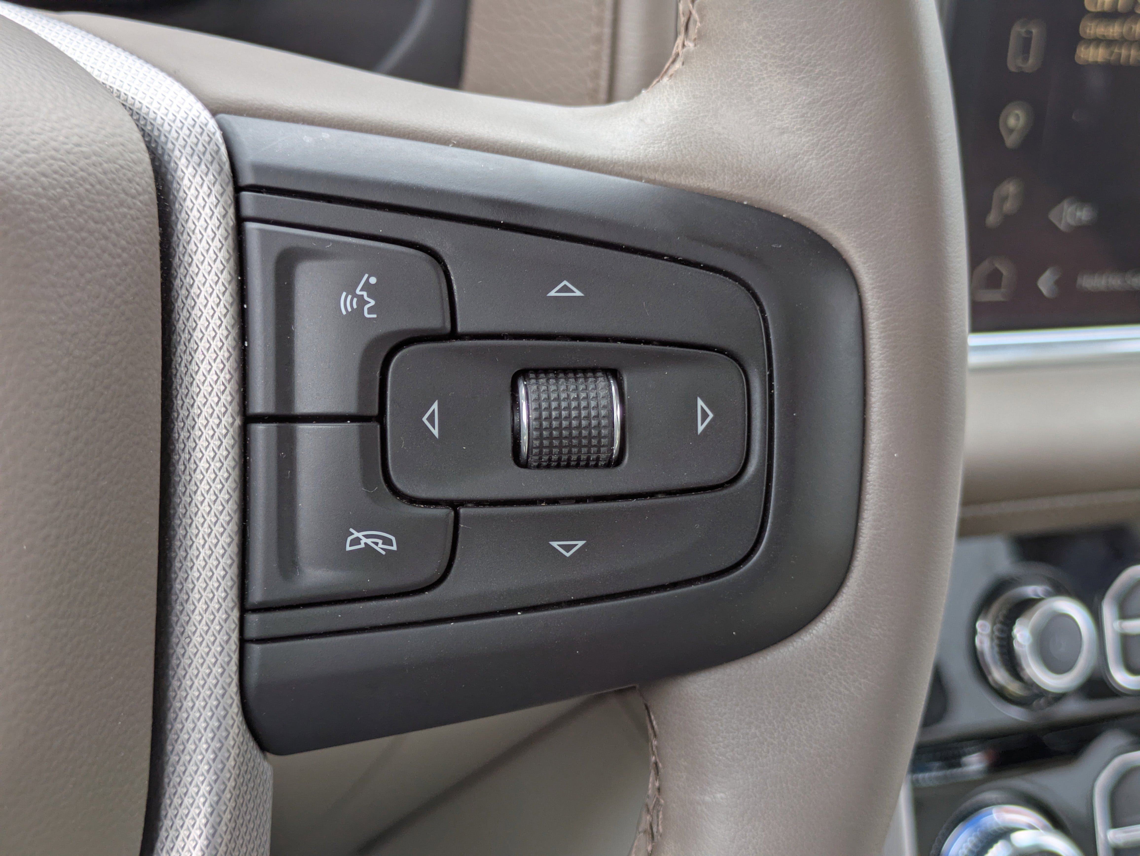 Used 2024 GMC Yukon Denali w/ LPO, Floor Liner Package image 19