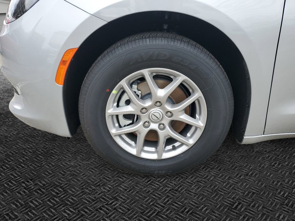 New 2026 Chrysler Voyager LX image 11