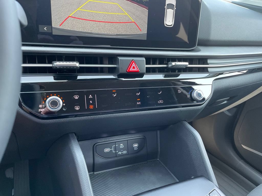 New 2026 Kia Sportage LX w/ LX Convenience Package FWD image 19