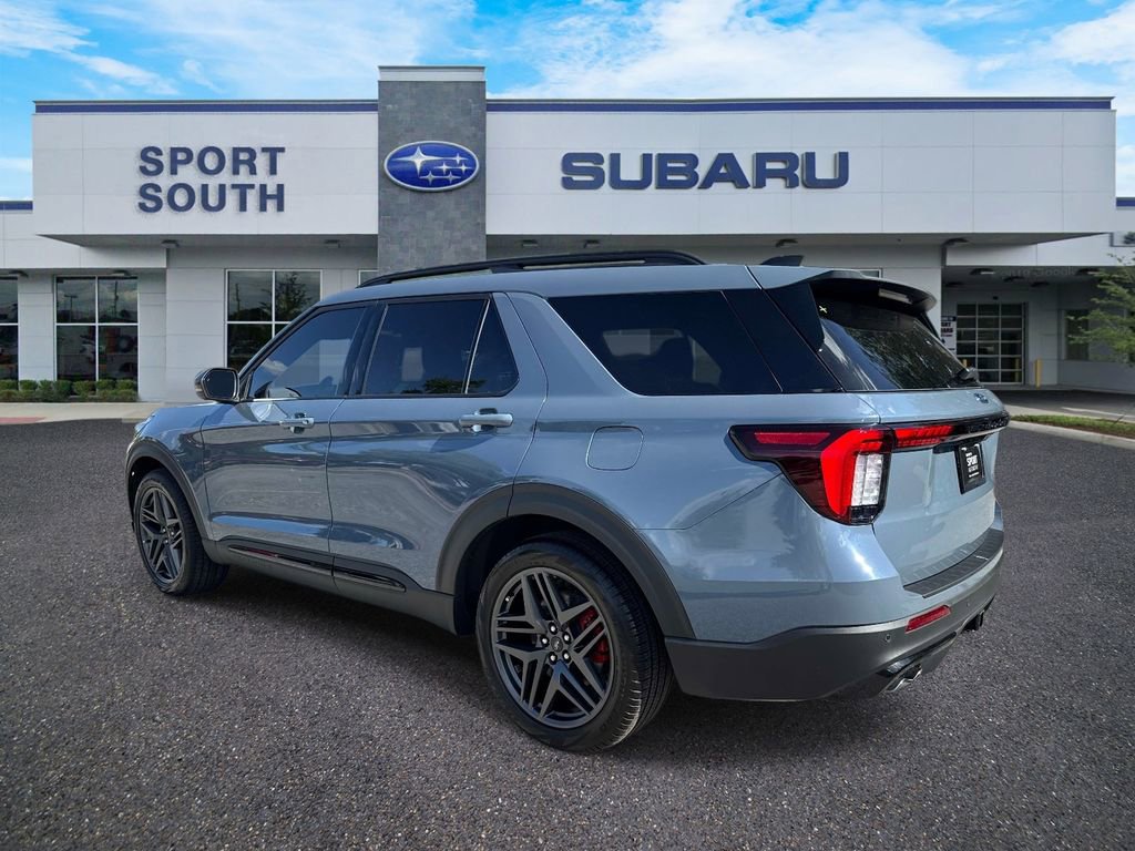 Used 2025 Ford Explorer ST RWD image 5