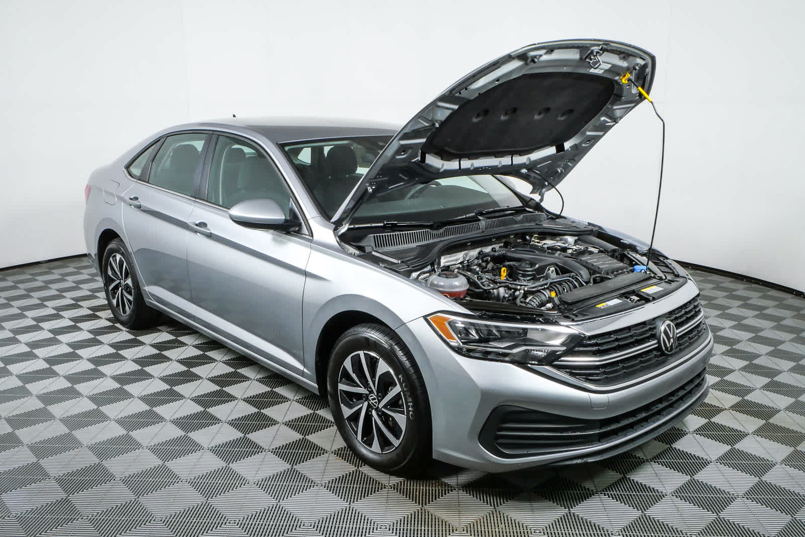Certified 2024 Volkswagen Jetta S FWD image 34