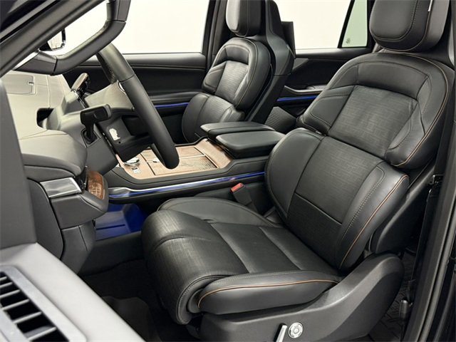 New 2025 Lincoln Navigator Black Label image 46