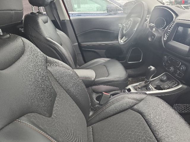 Used 2018 Jeep Compass Latitude w/ Popular Equipment Group AWD/4WD image 5