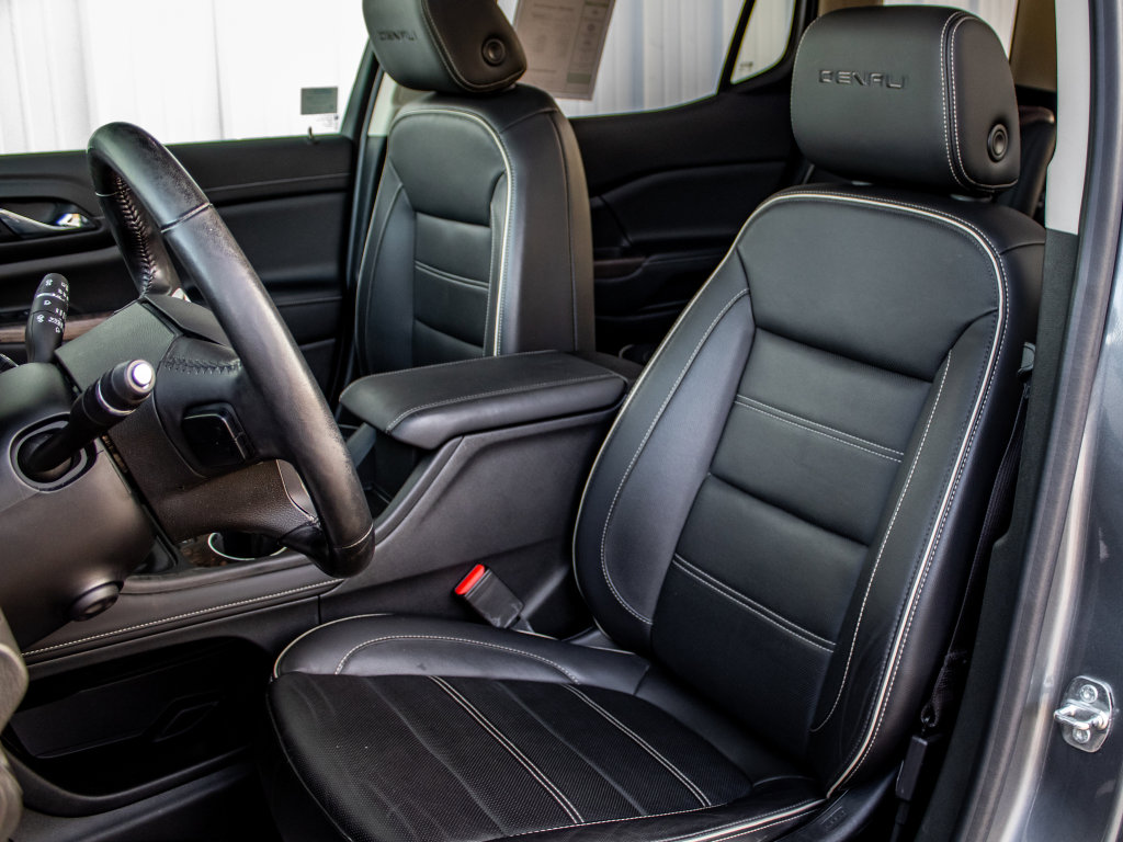 Used 2020 GMC Acadia Denali w/ Technology Package image 18