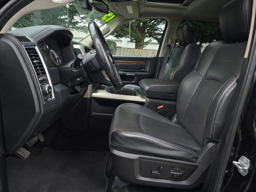 Used 2015 RAM 1500 Laramie w/ Convenience Group AWD/4WD image 28