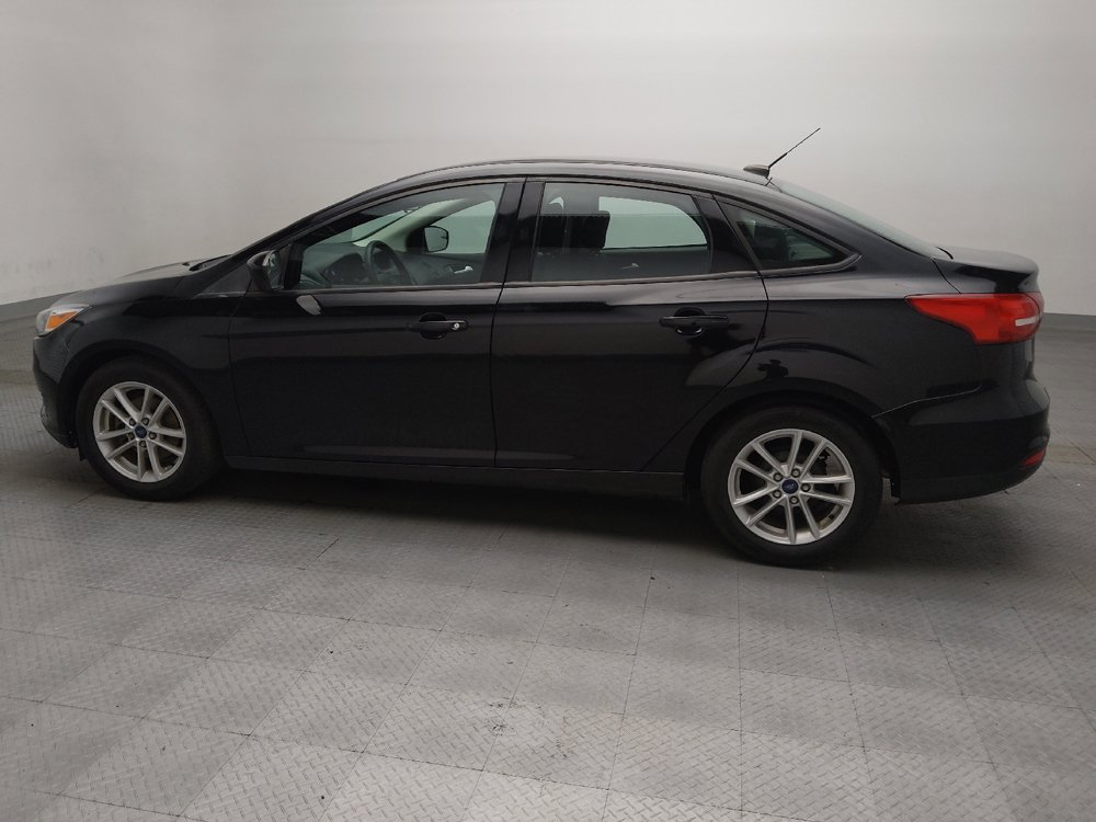 Used 2018 Ford Focus SE FWD image 3