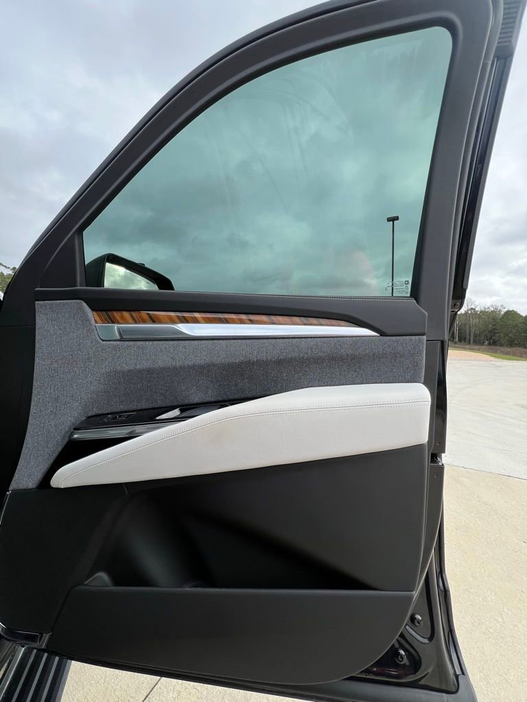 Used 2025 Cadillac Escalade Sport Platinum w/ LPO, ONYX Package image 23