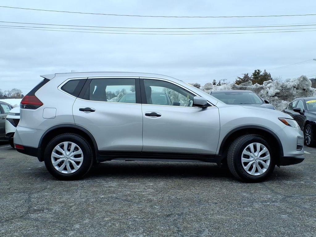 Used 2020 Nissan Rogue S image 2