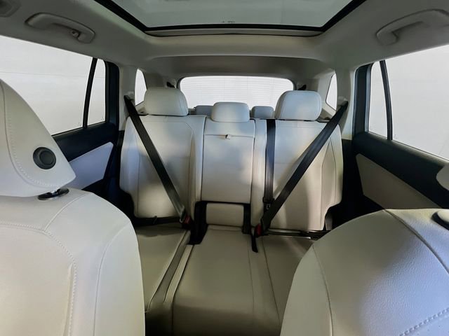 Used 2020 Volkswagen Tiguan SE w/ Panoramic Sunroof Package image 25