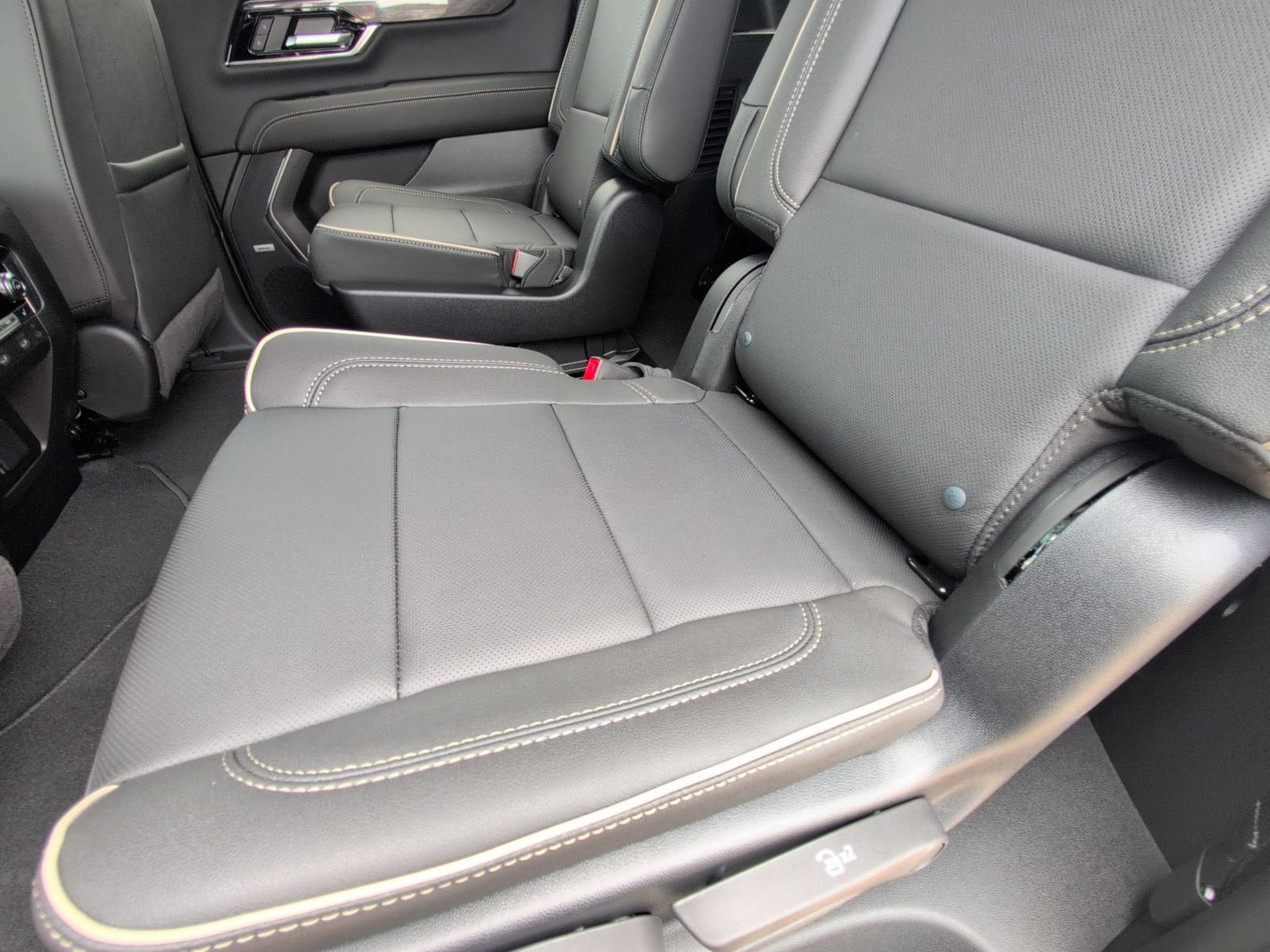New 2026 GMC Yukon XL Elevation w/ Elevation Premium Package AWD/4WD image 30