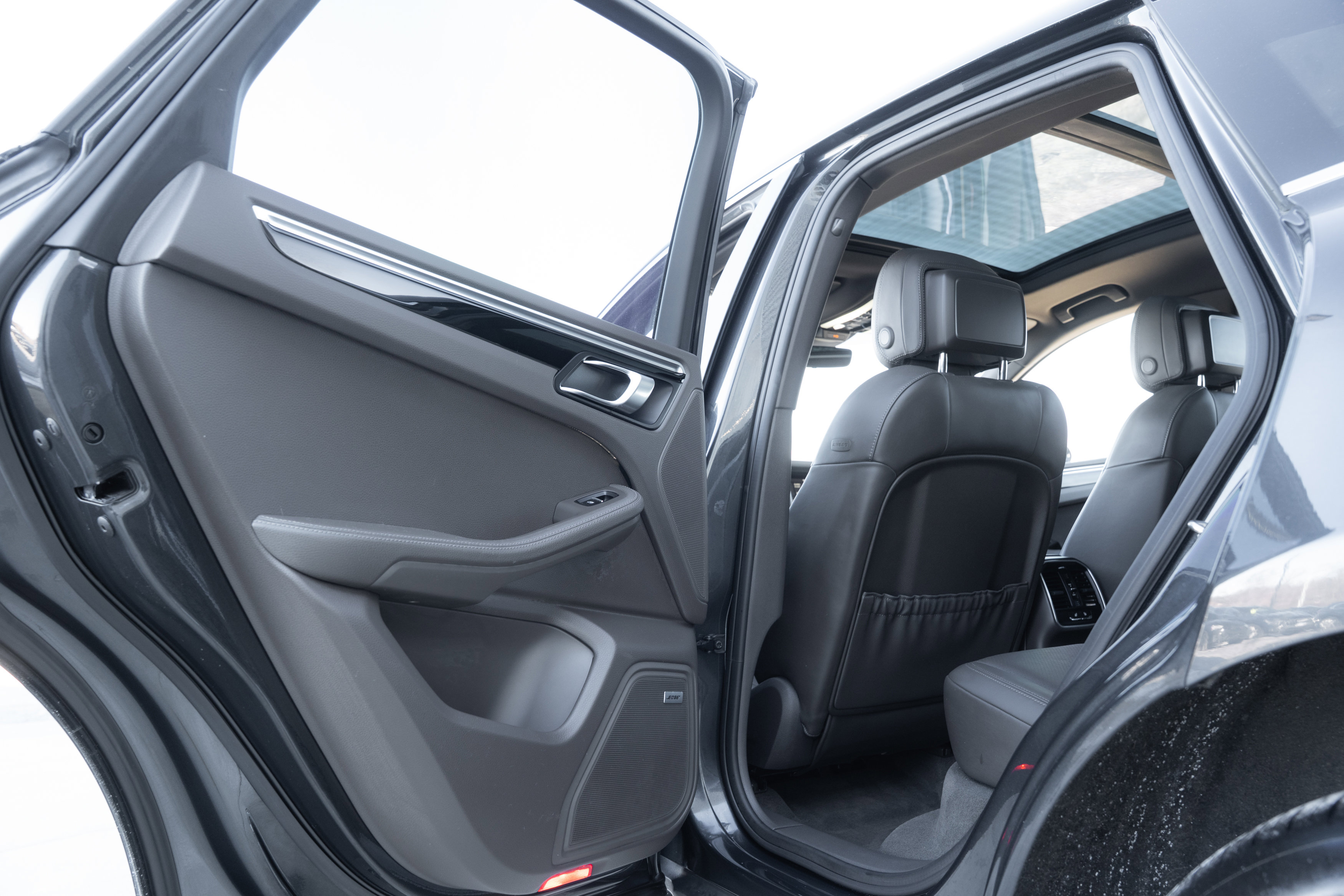 Used 2019 Porsche Macan S image 30