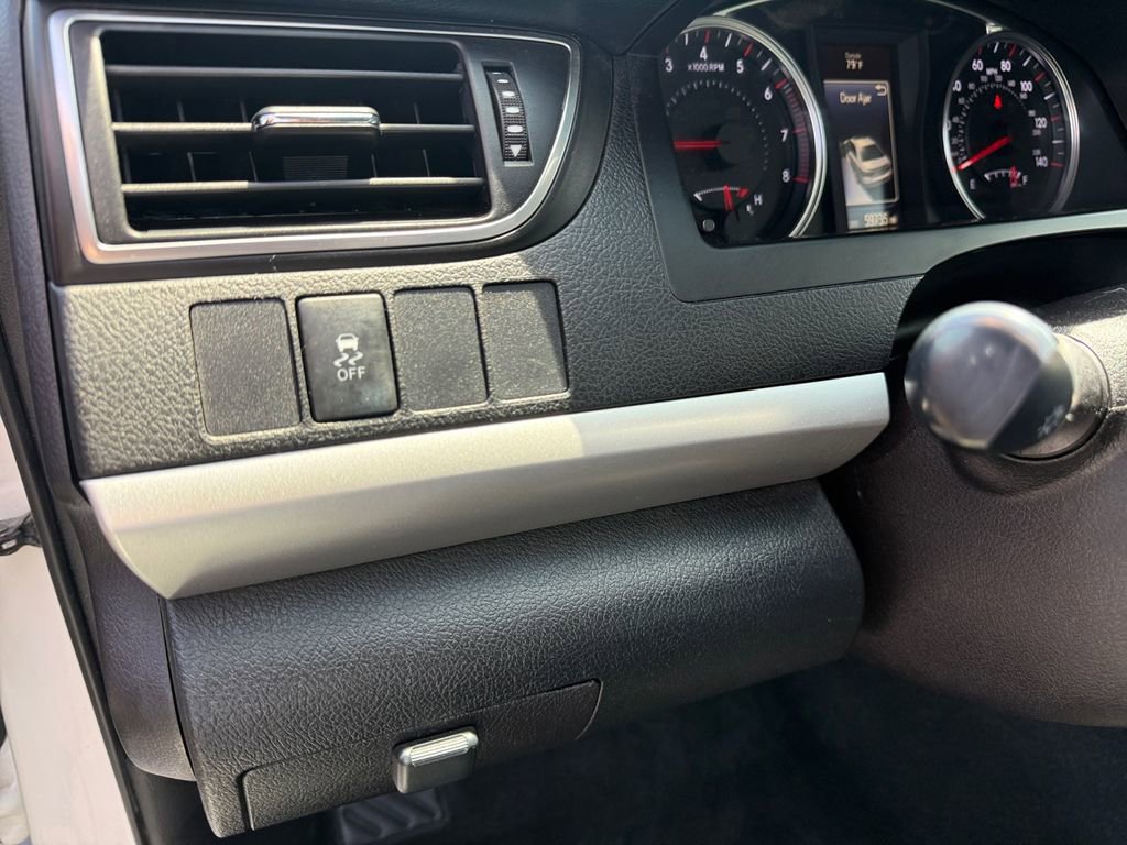 Used 2017 Toyota Camry SE FWD image 27