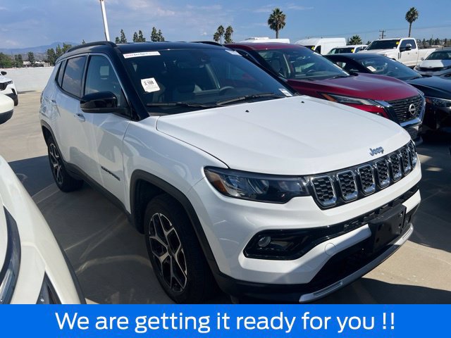 Used 2025 Jeep Compass Limited AWD/4WD image 2