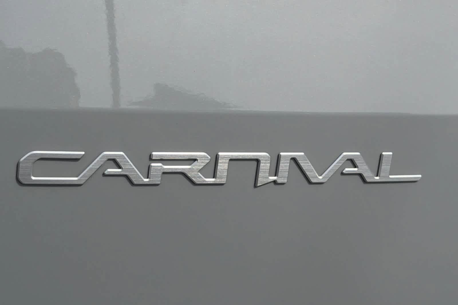 Used 2024 Kia Carnival EX FWD image 12