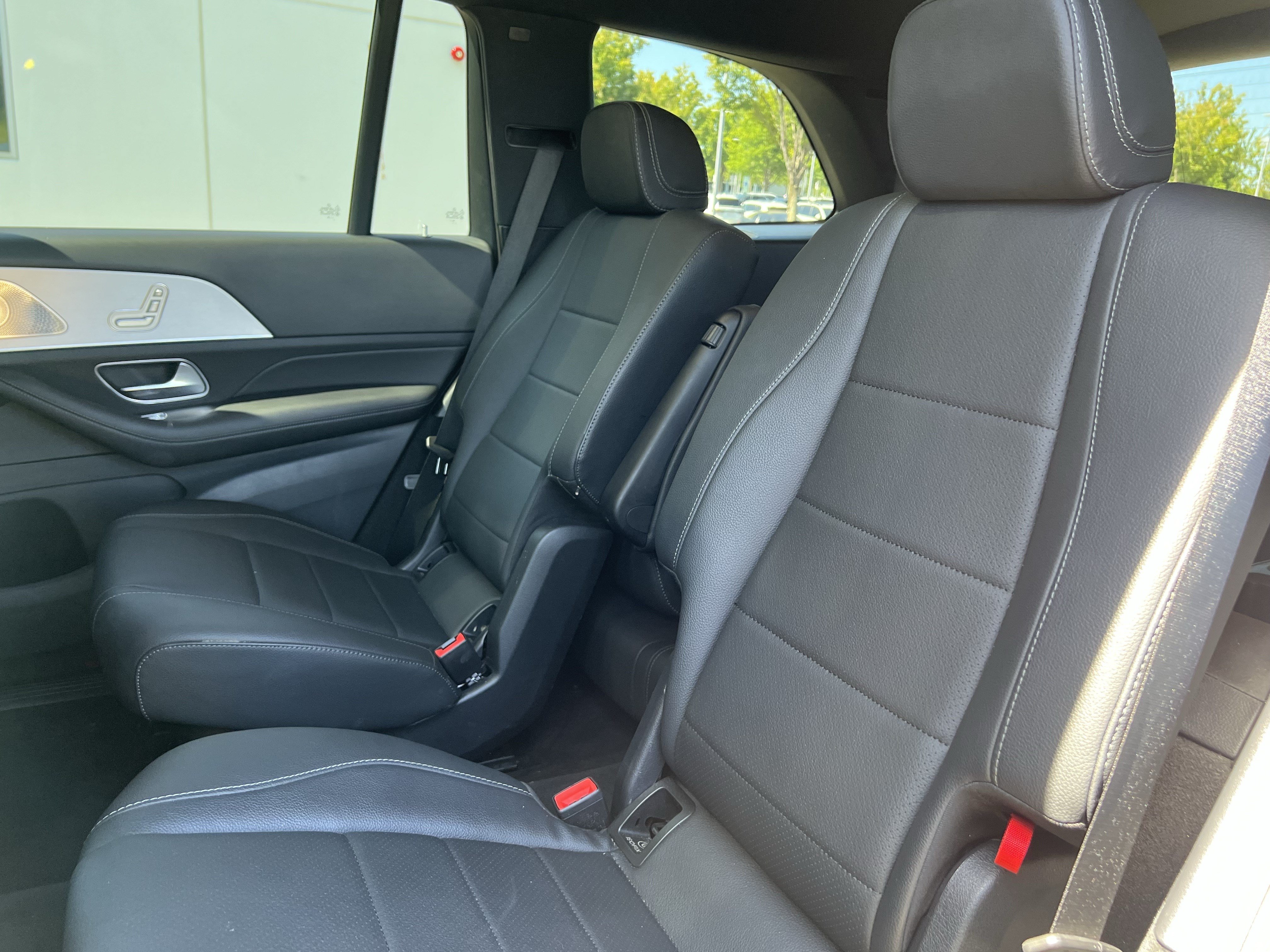 Used 2025 Mercedes-Benz GLS 450 4MATIC image 33