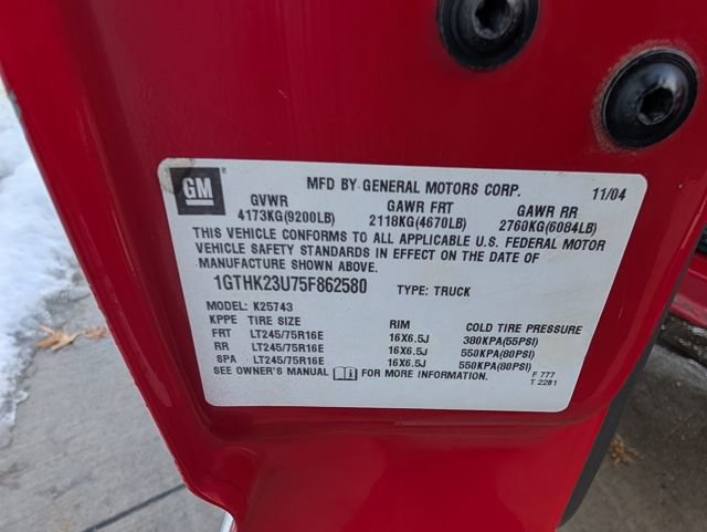 Used 2005 GMC Sierra 2500 SLE w/ Skid Plate Package image 32